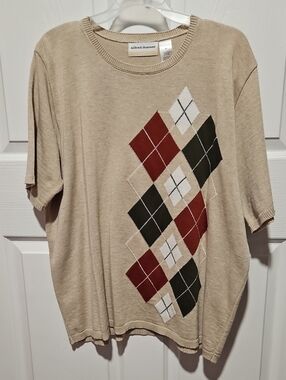 Alfred Dunner Beige Short-Sleeve Argyle Knit Sweater with Red and Green Diamonds